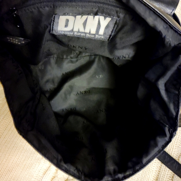 Black DKNY cross body bag - Picture 8 of 10